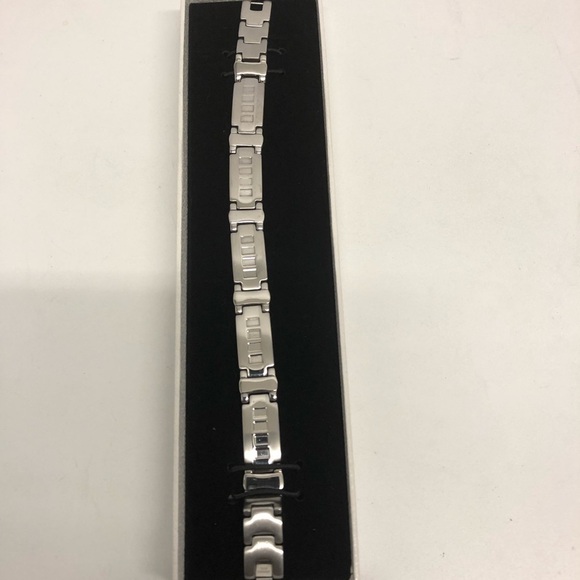 Uno Lorenzo bracelet stainless steel silver 8 inch - Picture 2 of 4